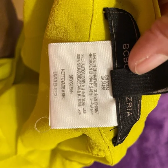 BCBGMaxAzria Vibrant 100% Silk Lemongrass Yellow V-Neck - Picture 13 of 14